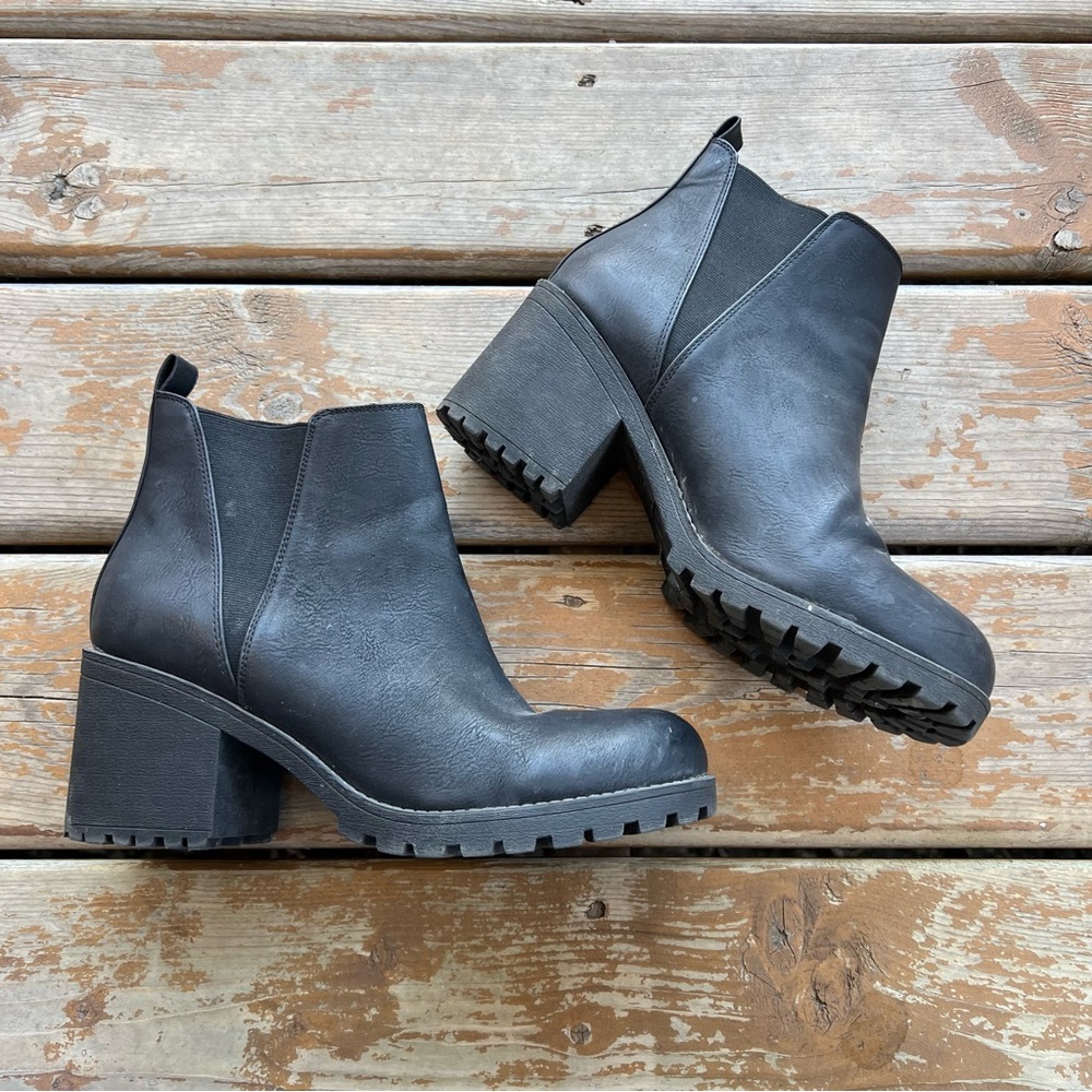 Dirty Laundry Black Heeled Boots - Size 10M